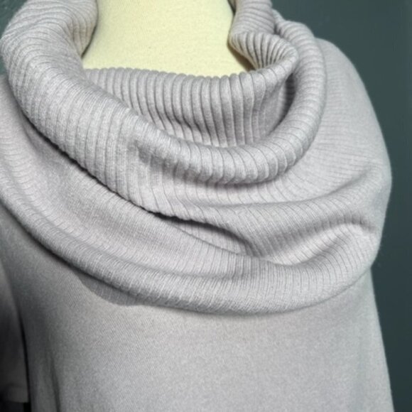 Victoria Secret Womens Soft Light Purple Pink Scoop Neck Winter Sweater Size XS - Picture 4 of 8